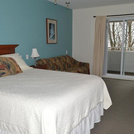 Auberge La Courtepointe Петіт-Рів'єр-Сен-Франсуа Екстер'єр фото