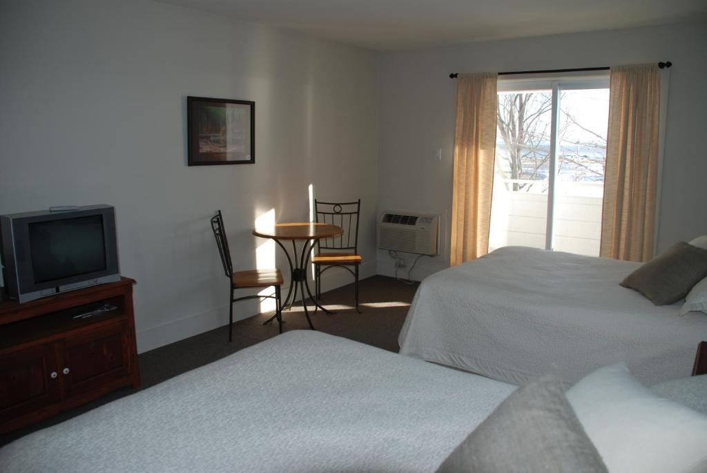 Auberge La Courtepointe Петіт-Рів'єр-Сен-Франсуа Номер фото