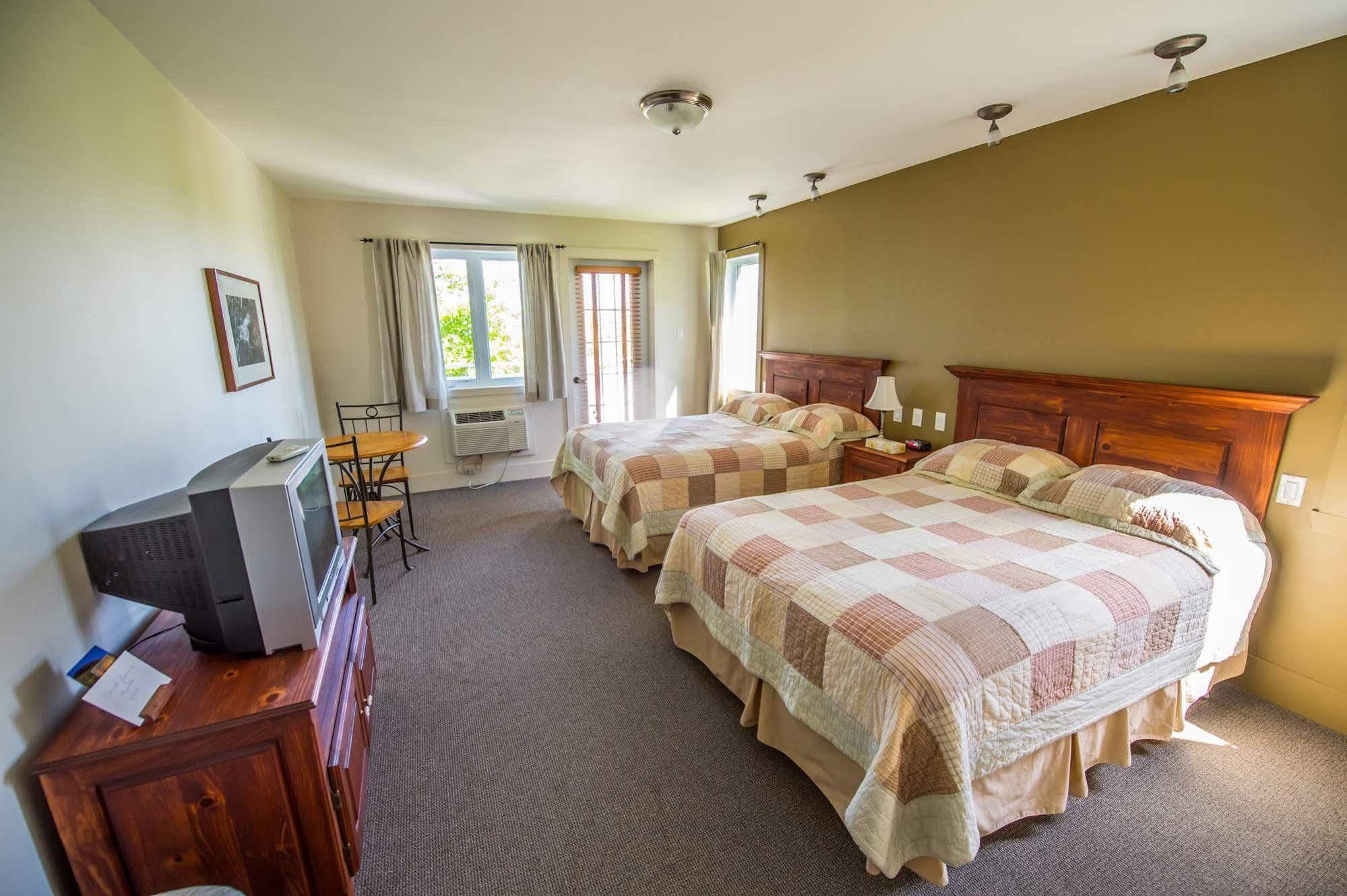 Auberge La Courtepointe Петіт-Рів'єр-Сен-Франсуа Екстер'єр фото