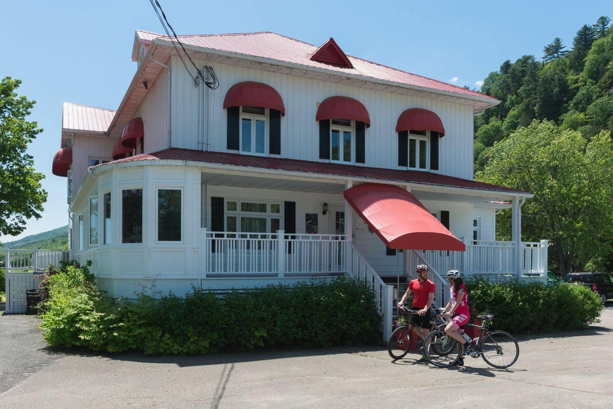 Auberge La Courtepointe Петіт-Рів'єр-Сен-Франсуа Екстер'єр фото