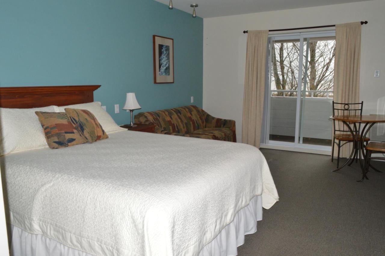 Auberge La Courtepointe Петіт-Рів'єр-Сен-Франсуа Екстер'єр фото
